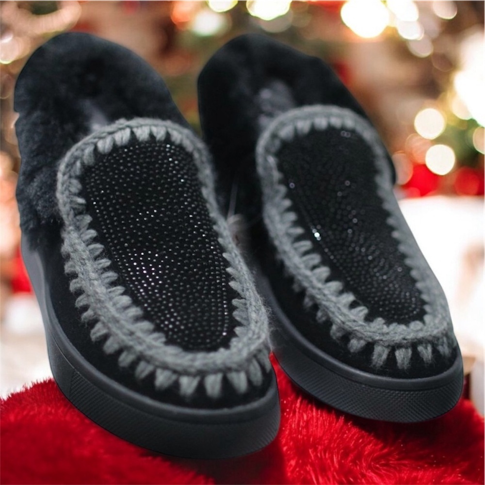 BLONDO Ultra Comfortable and Warm Slip On Waterproof Moccasin Booties - Size 6.5
